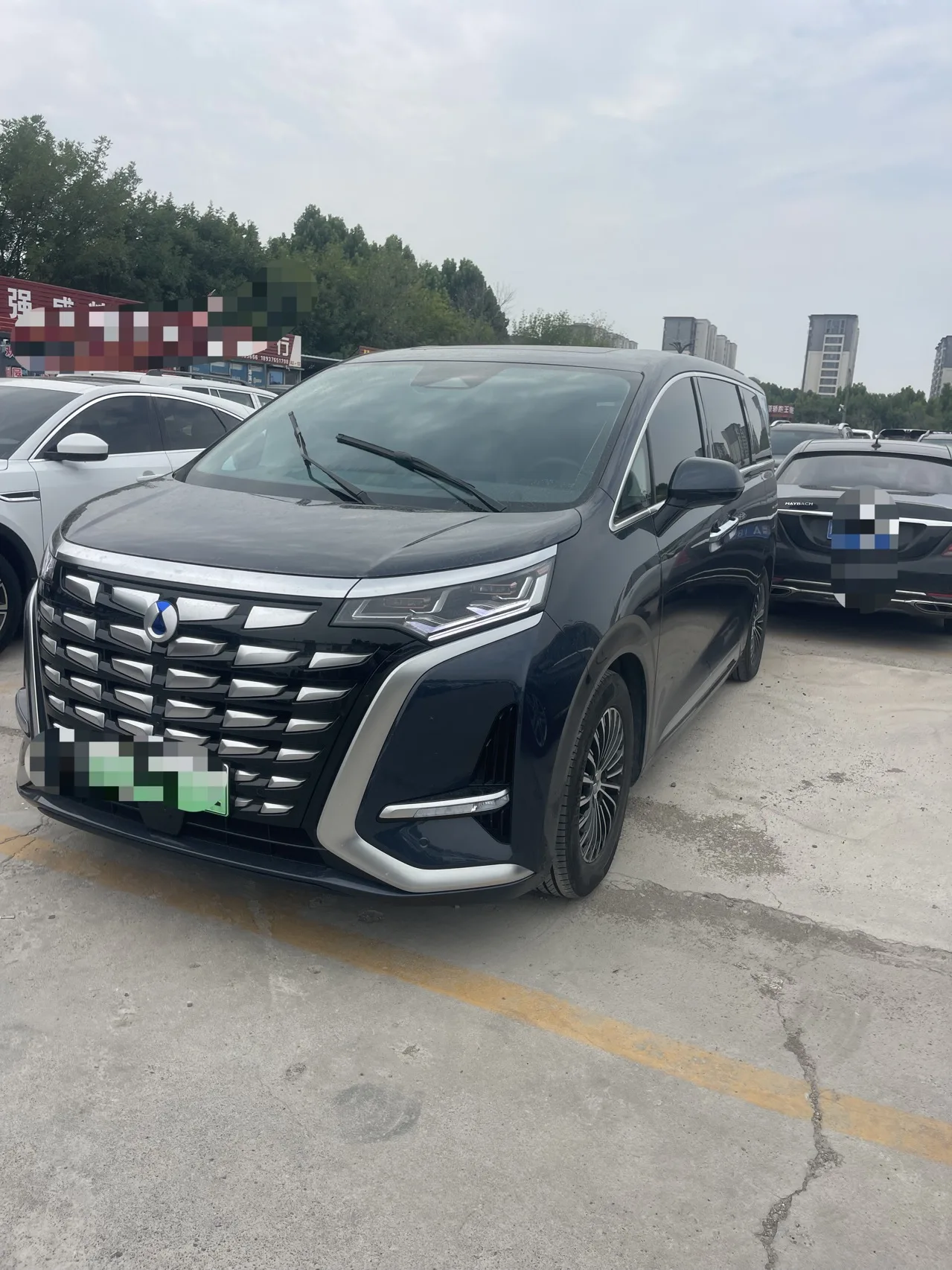 Denza D9 2022 DM-i 970 4WD Premium Edition