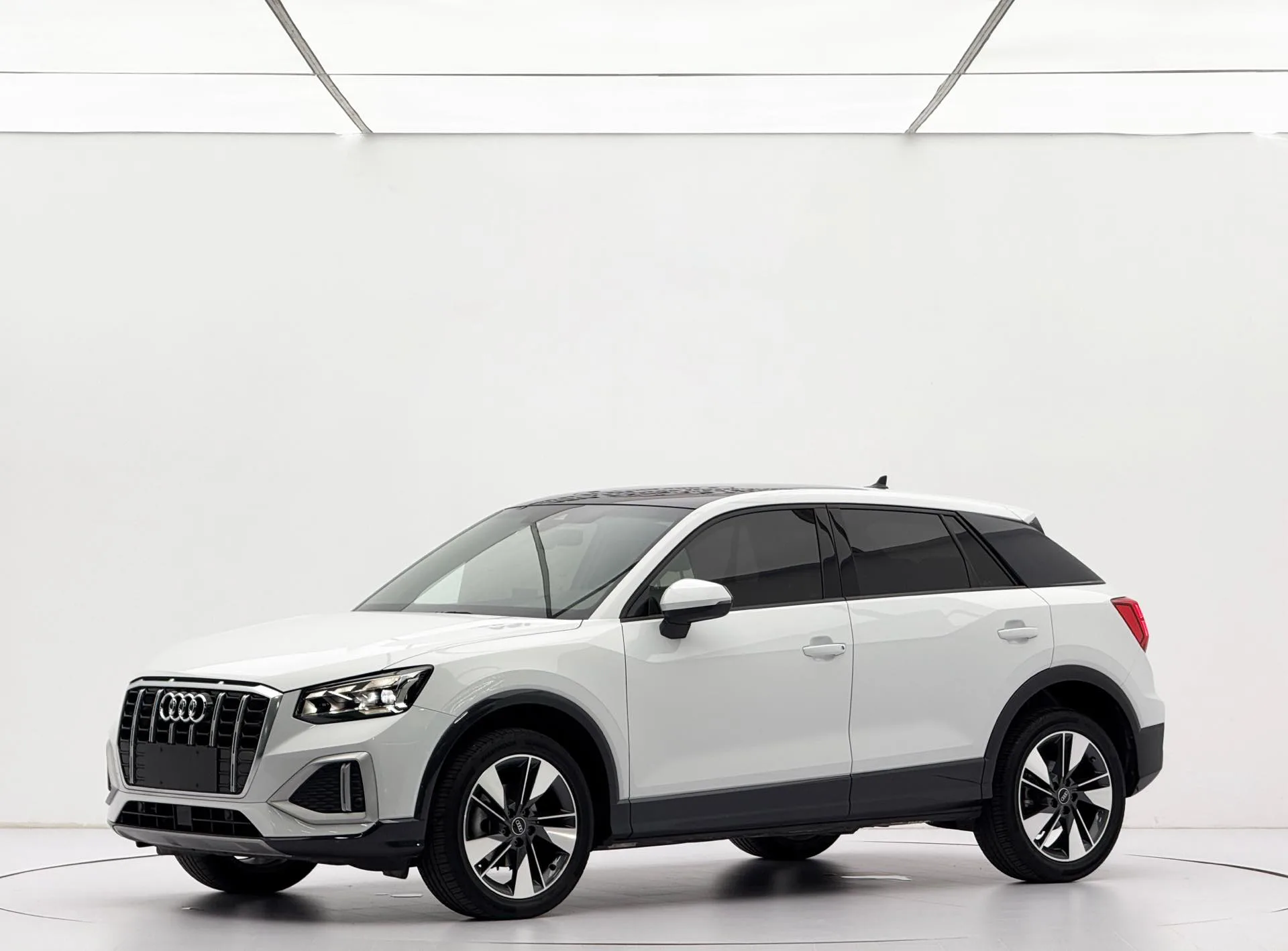 Audi Q2L 2022 35 TFSI Fashion Elegance