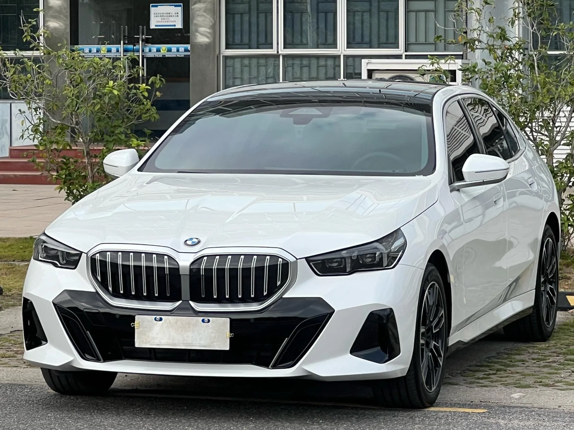 2026 BMW 5 Series 530Li 48V 2.0T Leading M Sport Package Automatic