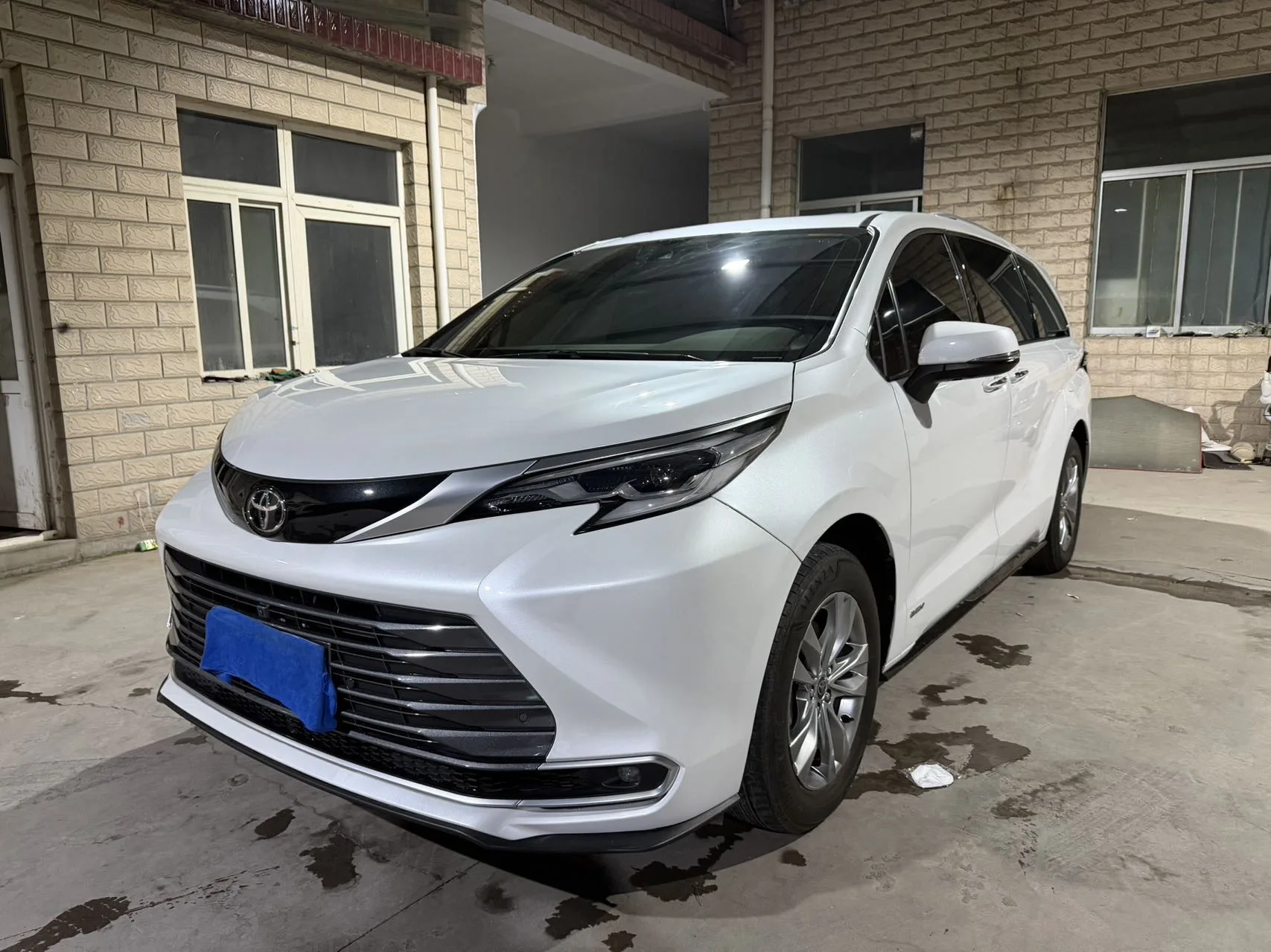 Toyota 2024 Civic 2.5L CVT 4WD Premium Automatic