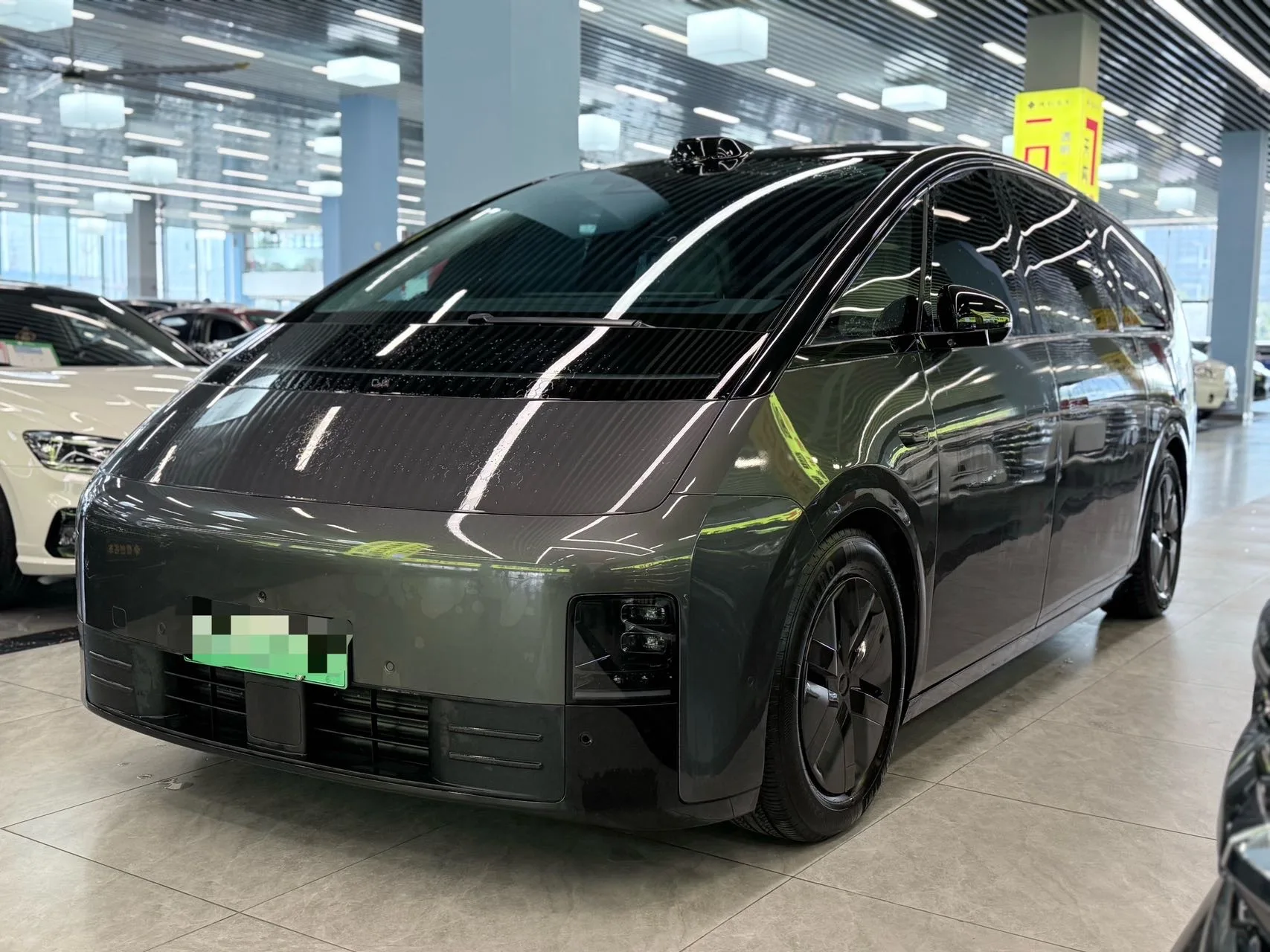 Li Auto MEGA 2024 Ultra