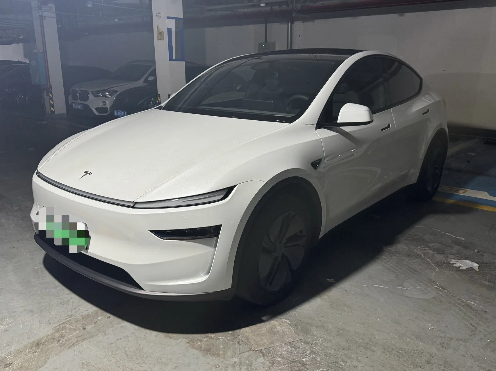Tesla 2026 Model Y Rear-Wheel Drive Automatic