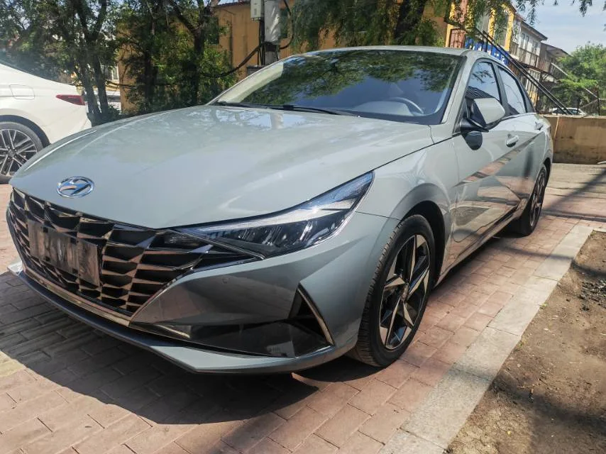 Hyundai Elantra 2022 1.5L CVT LUX Premium Edition