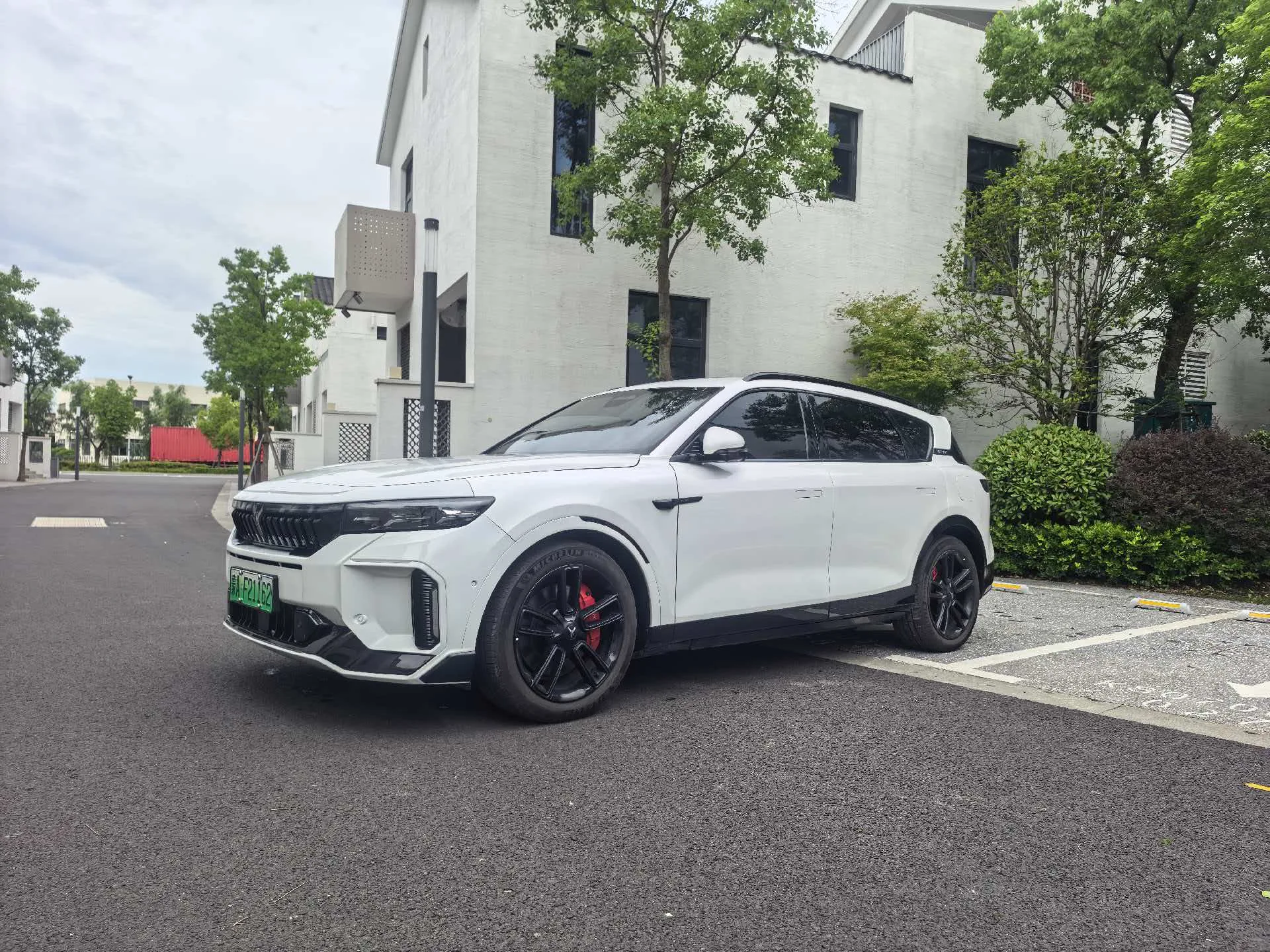 Lantra FREE 2025 318 259 km AWD Explorer Edition