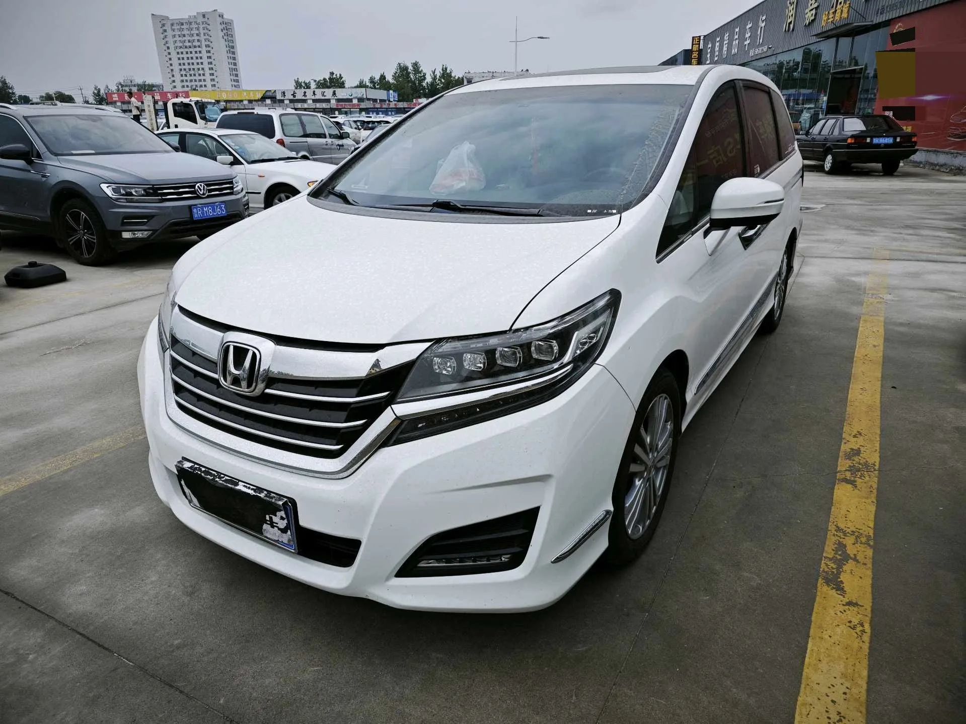 Elysion 2016 2.4L Luxury Edition