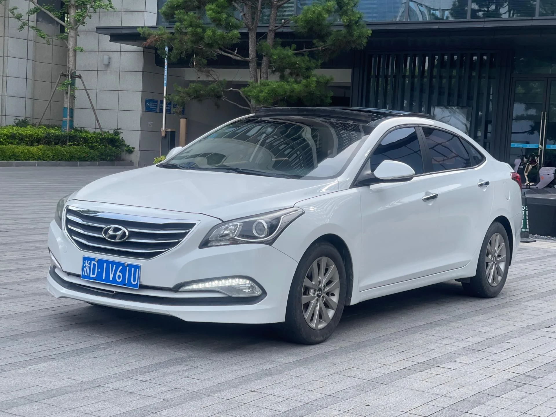 2014 Mistra 1.8L Automatic Intelligent GLS