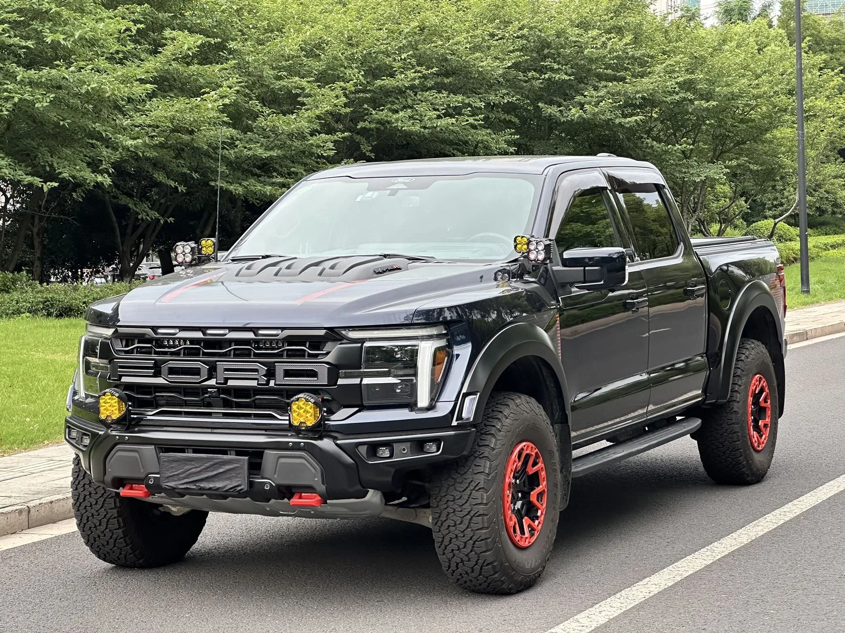 Ford Raptor (Imported) Raptor 5.2T Raptor R Automatic
