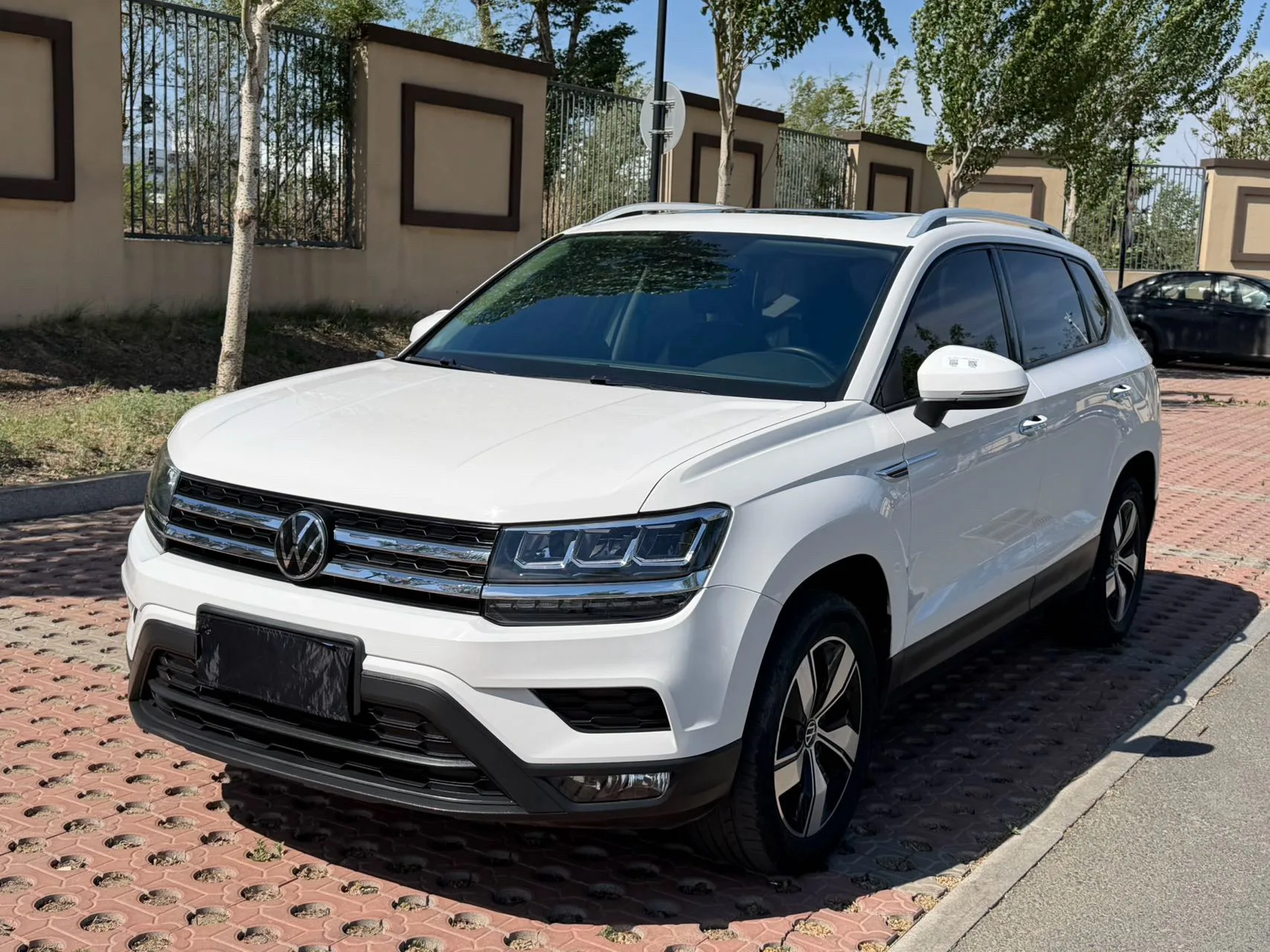 Tharu 2022 280TSI 2WD Fashion Edition