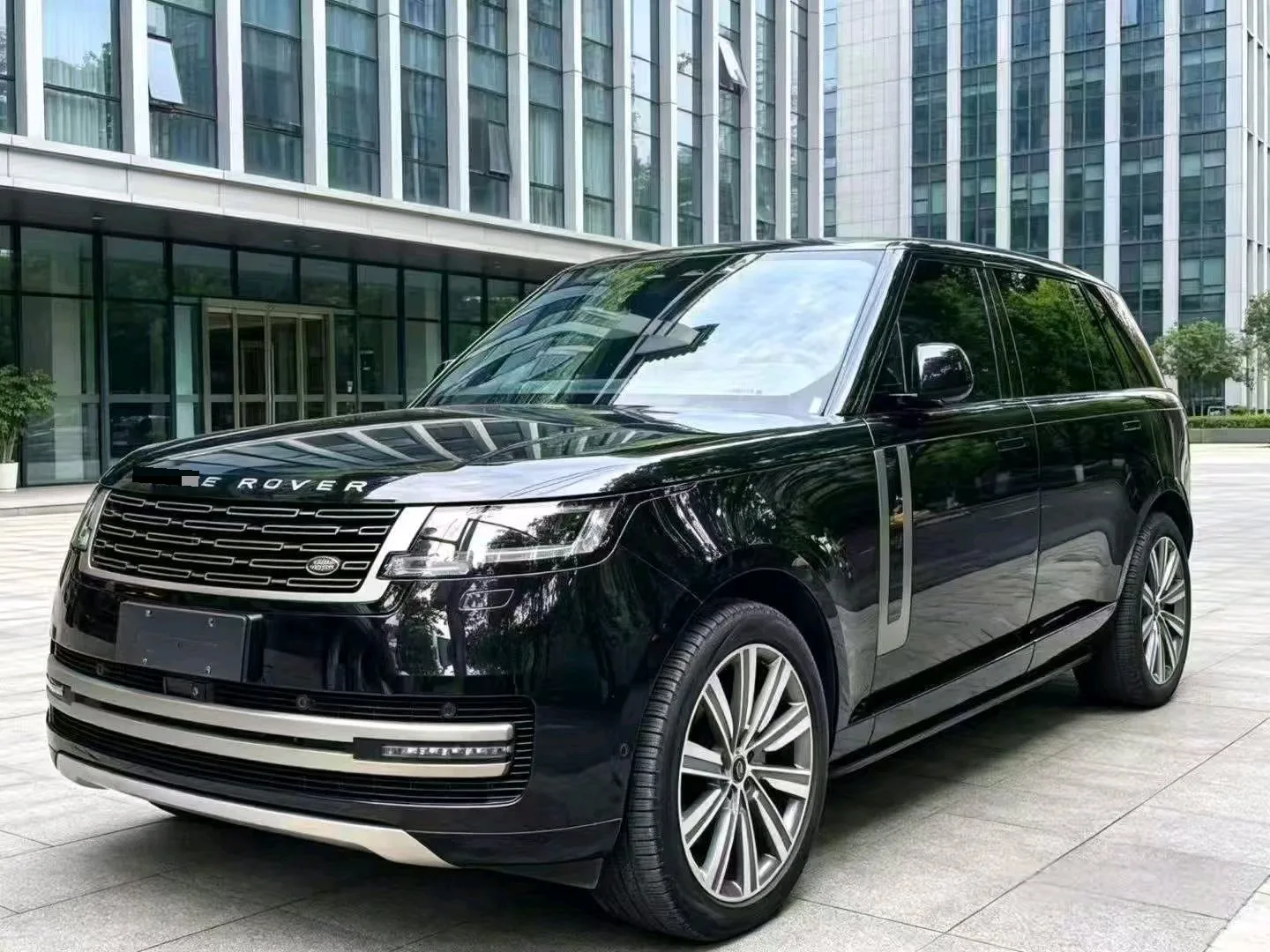 2025 Land Rover Range Rover (Imported) 48V 3.0T L6 400PS Extended Wheelbase Automatic