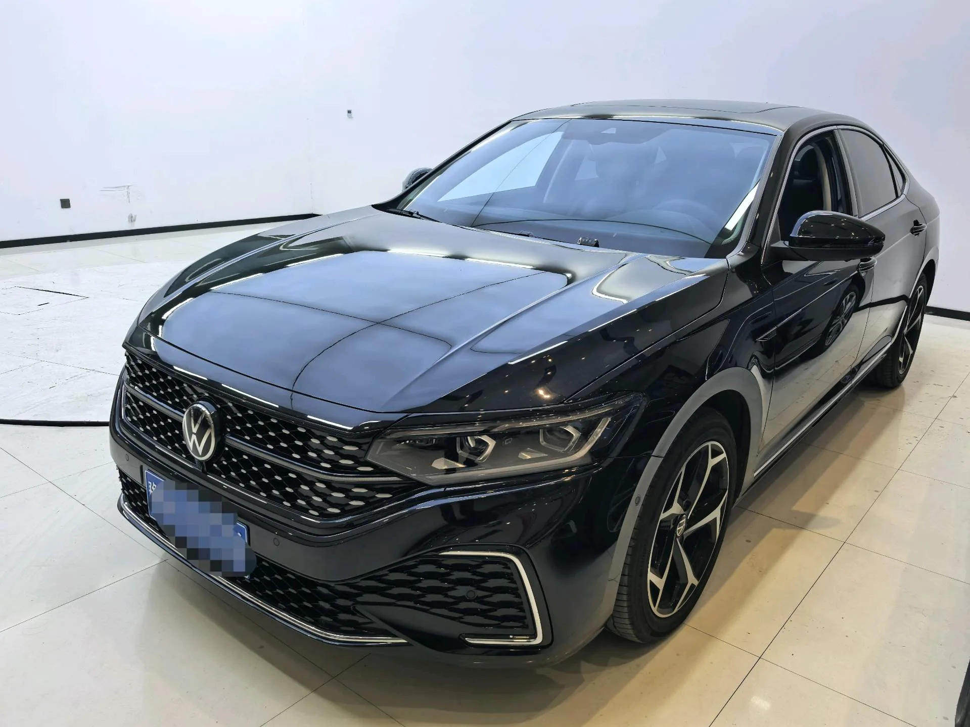Volkswagen 2026 Passat 2.0TSI 380TSI Outstanding Edition Dragon Edition Automatic