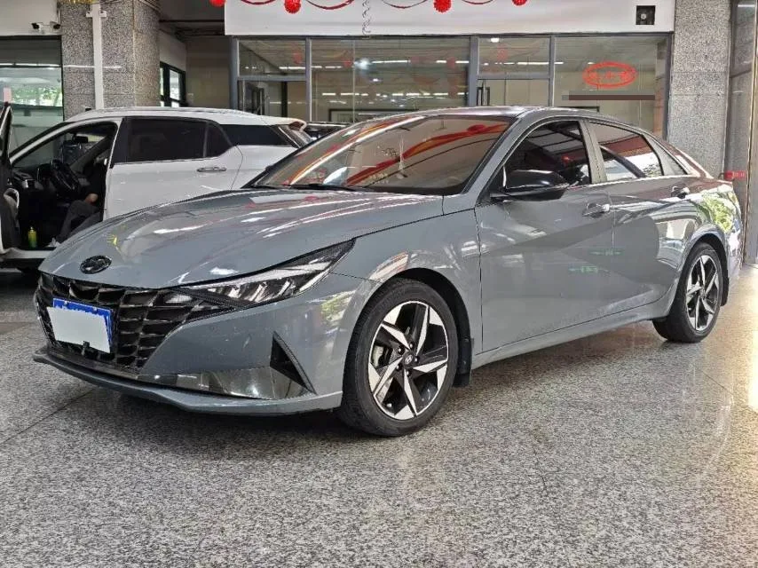 Hyundai Elantra 2022 1.5L CVT LUX Premium Edition