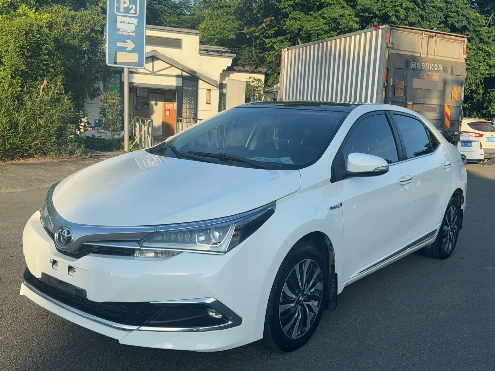 2017 Toyota Corolla Hybrid 1.8L E-CVT Leading Edition (Facelift)