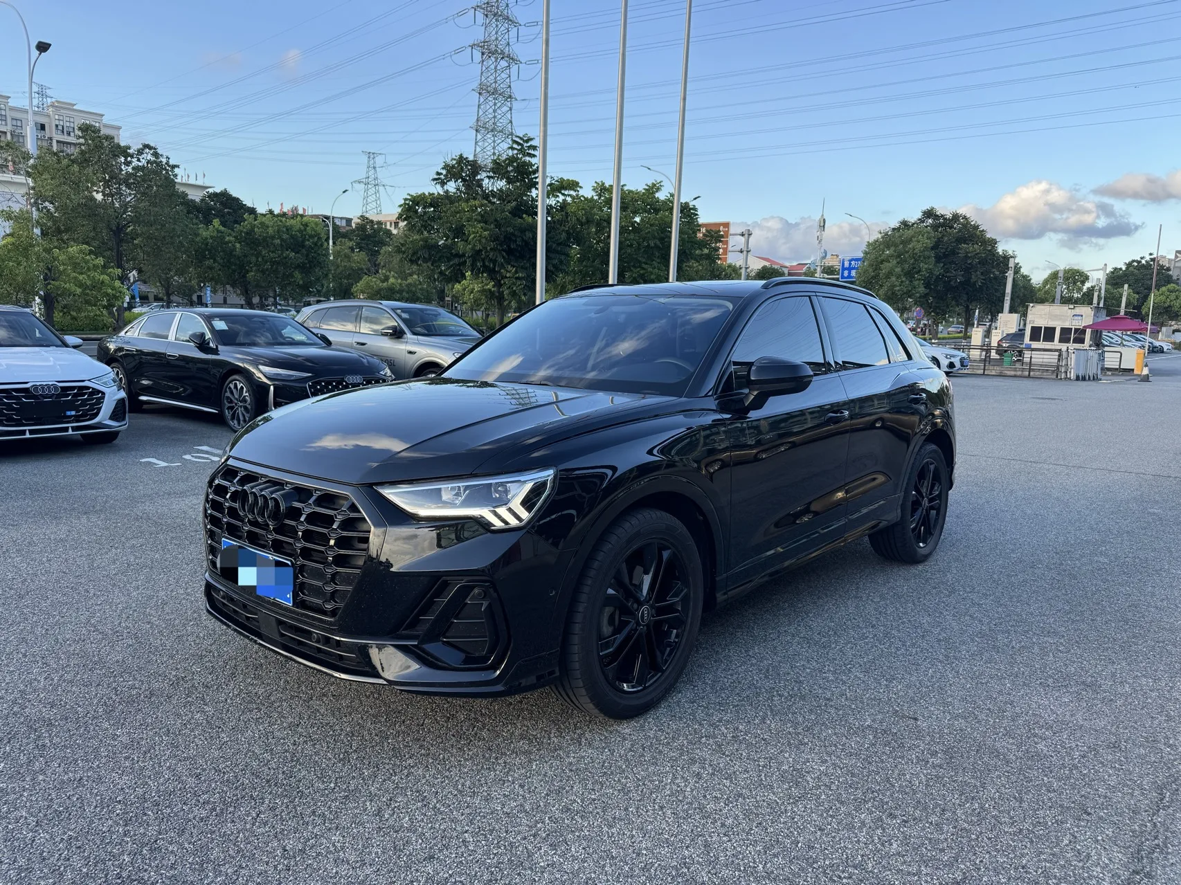 2023 Audi Q3 2.0 TFSI 40 TFSI Sport Style, Automatic Transmission