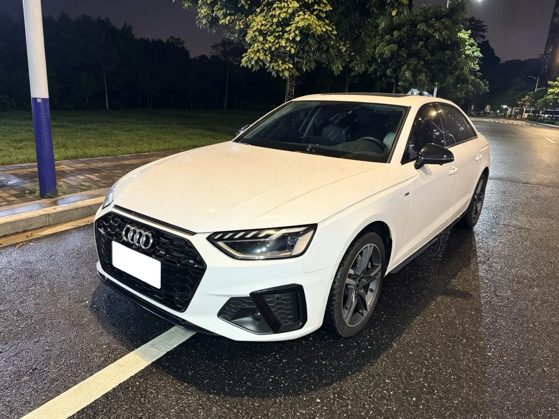 Audi A4L 2022 40 TFSI Luxury Dynamic