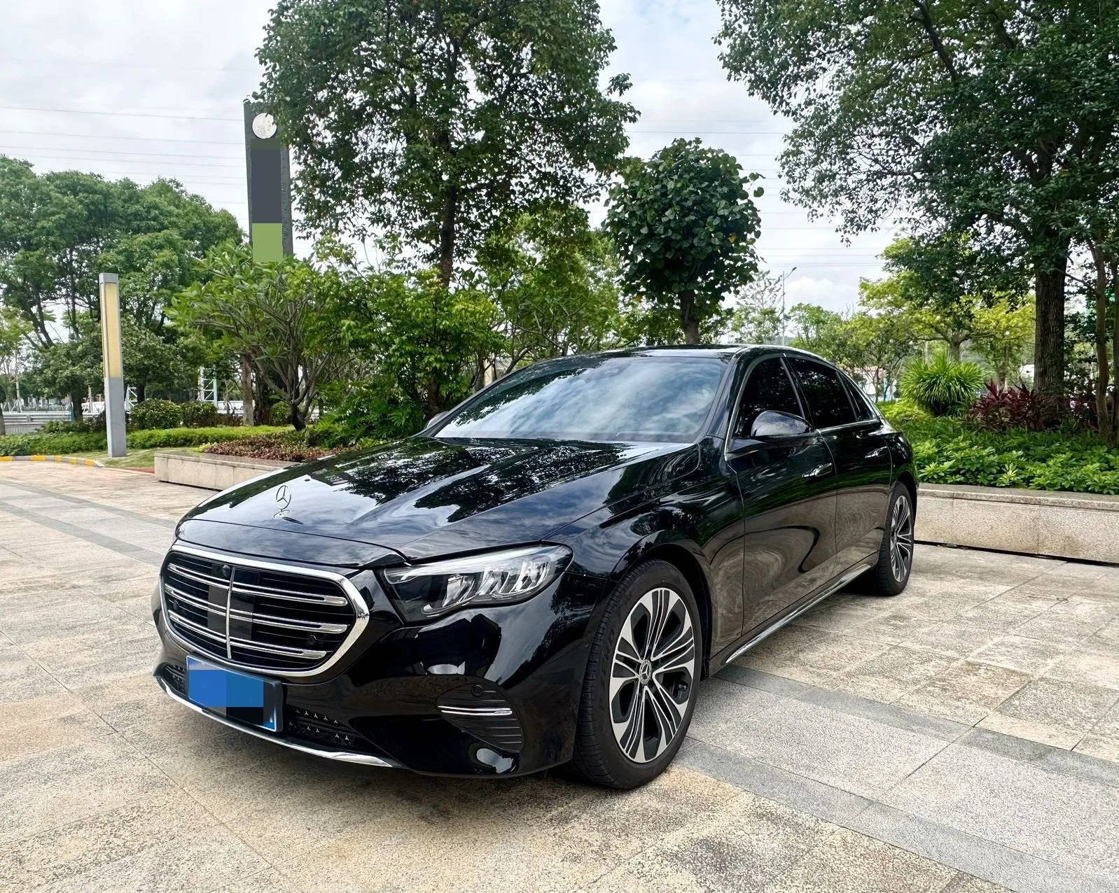Mercedes-Benz E-Class 2025 E 300 L 48V 2.0T Luxury (Facelift) Automatic