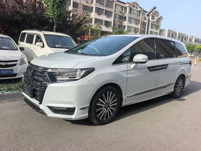Honda 2024 Elysion e:HEV 2.0 CVT Luxury Edition Automatic
