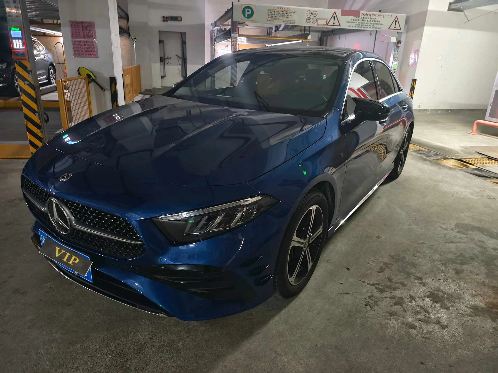 Mercedes-Benz A-Class 2024 A 200 L 1.3T Fashion Automatic