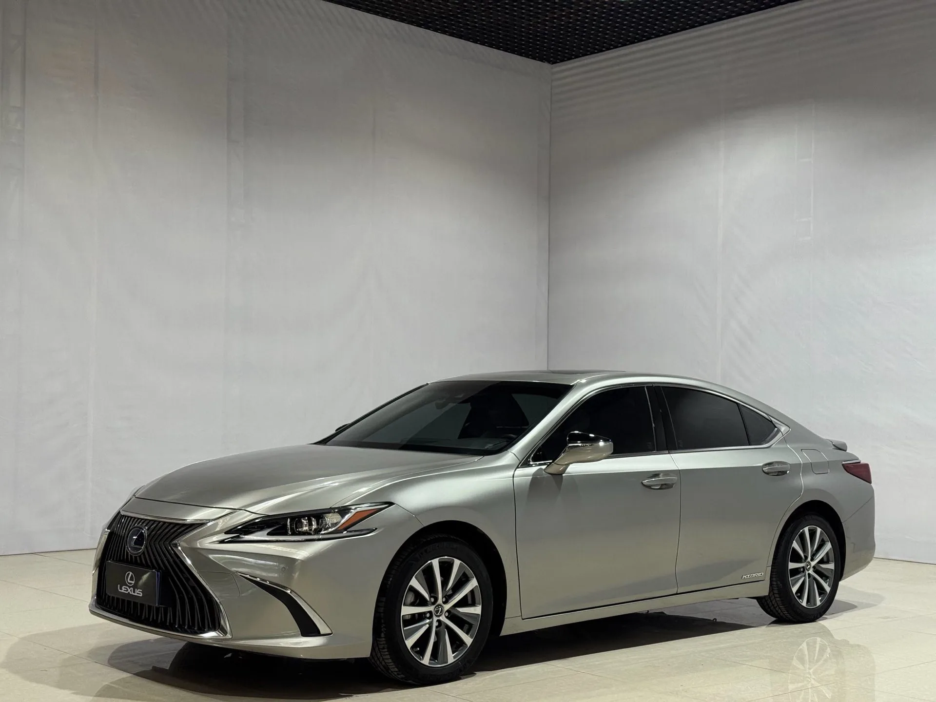 Lexus ES 2021 300h Premium Edition