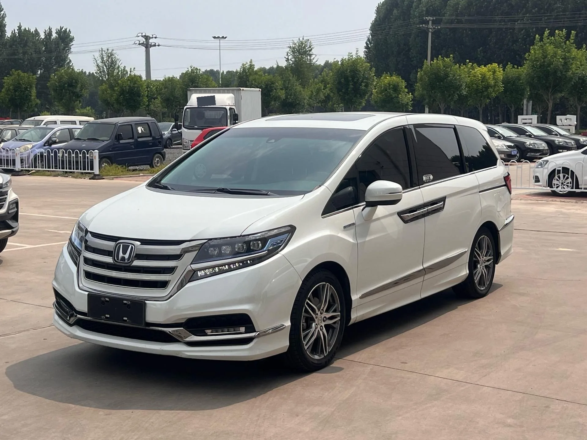 Elysion 2019 2.0L Hybrid Luxury Edition