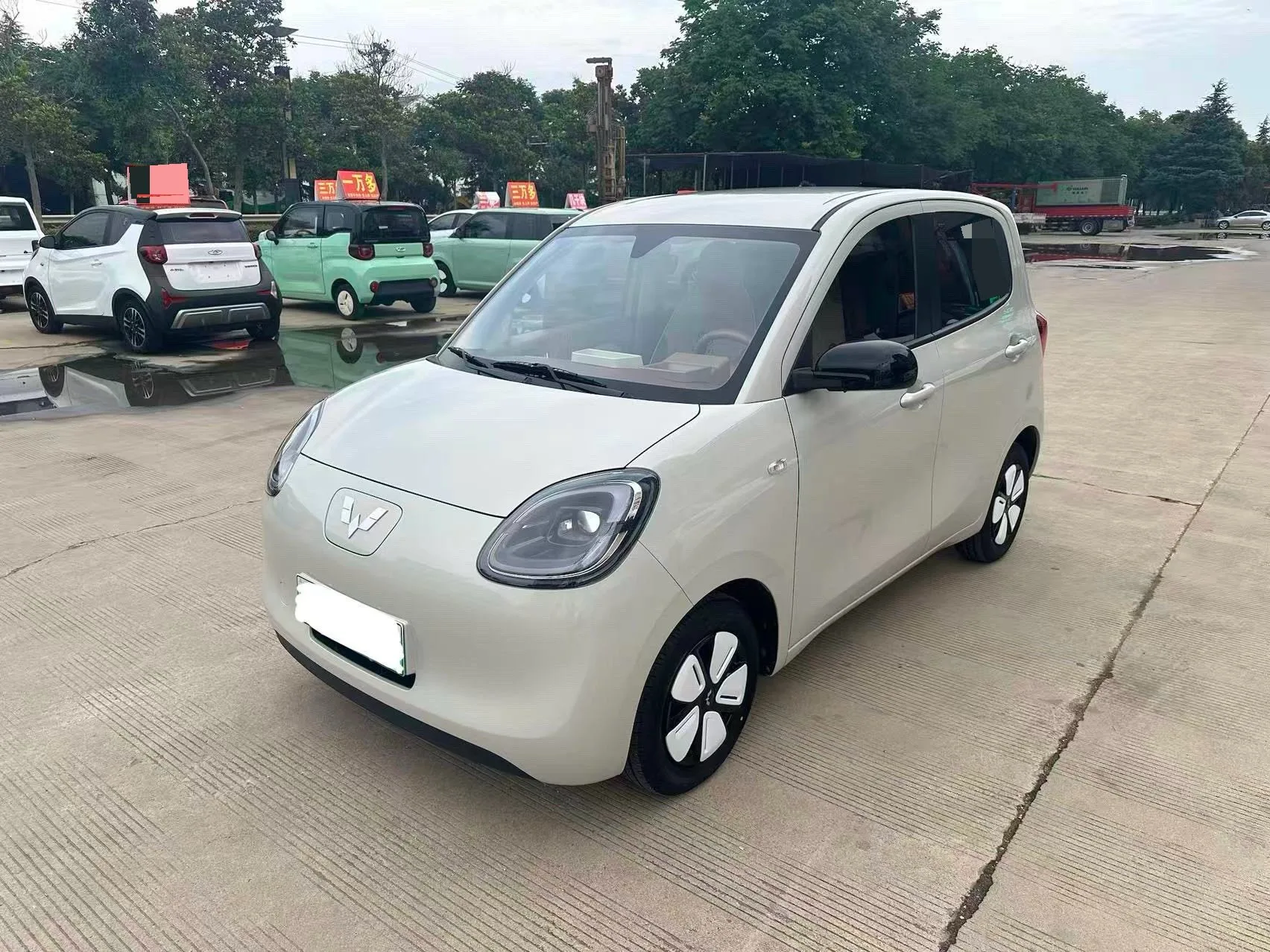 Wuling 2025 Hongguang MINI EV Four-Door Advanced Model Automatic