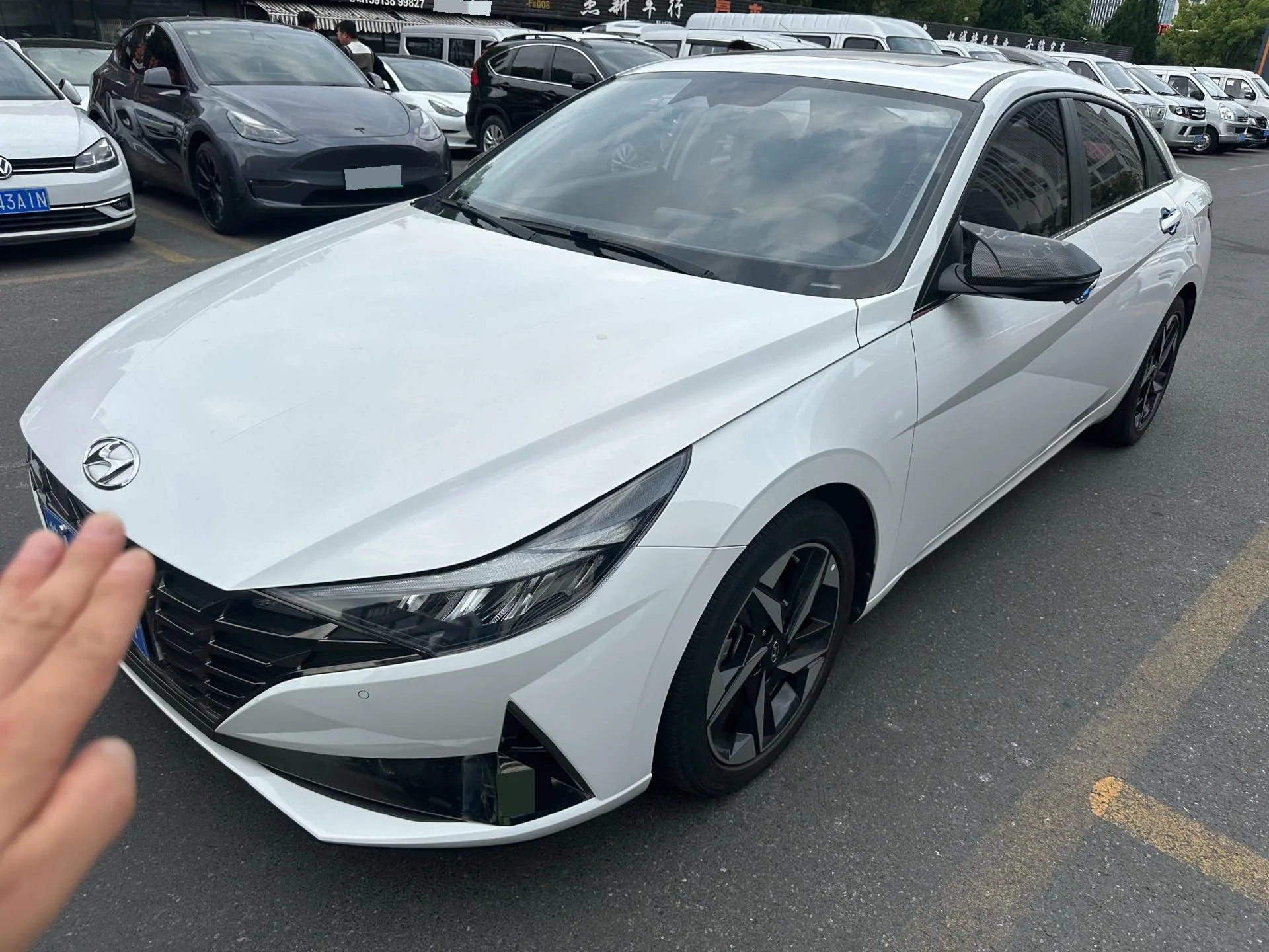Hyundai Elantra 2022 1.5L CVT LUX Premium Edition