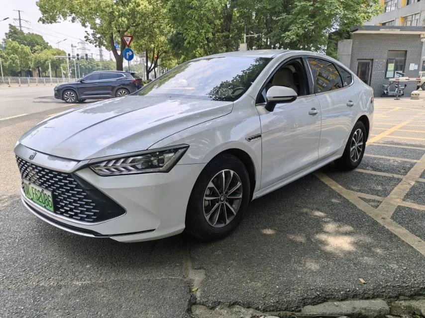 BYD 2023 Qin PLUS DM-i 1.5 CVT Champion Edition Leading Model 55KM Automatic