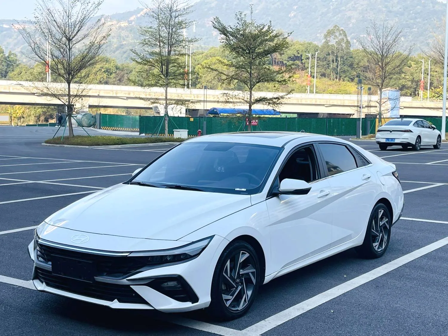 Hyundai Elantra 2023 1.5L CVT GLX Elite Edition
