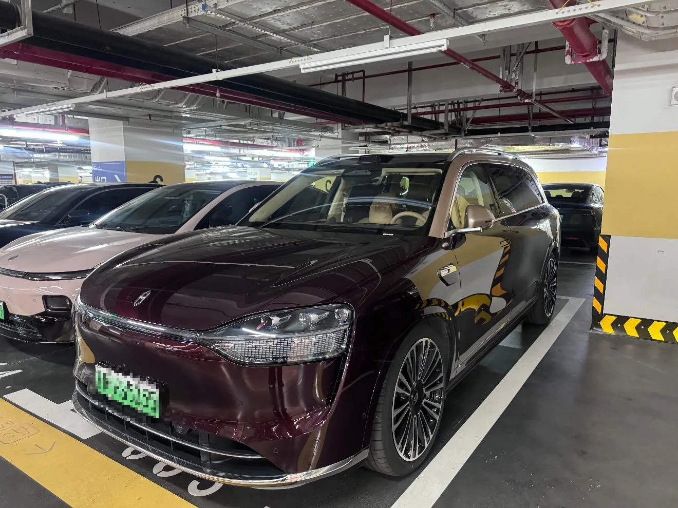 AITO 2025 M9 Extended Range Ultra Edition (52kWh, 5-seater, Automatic)