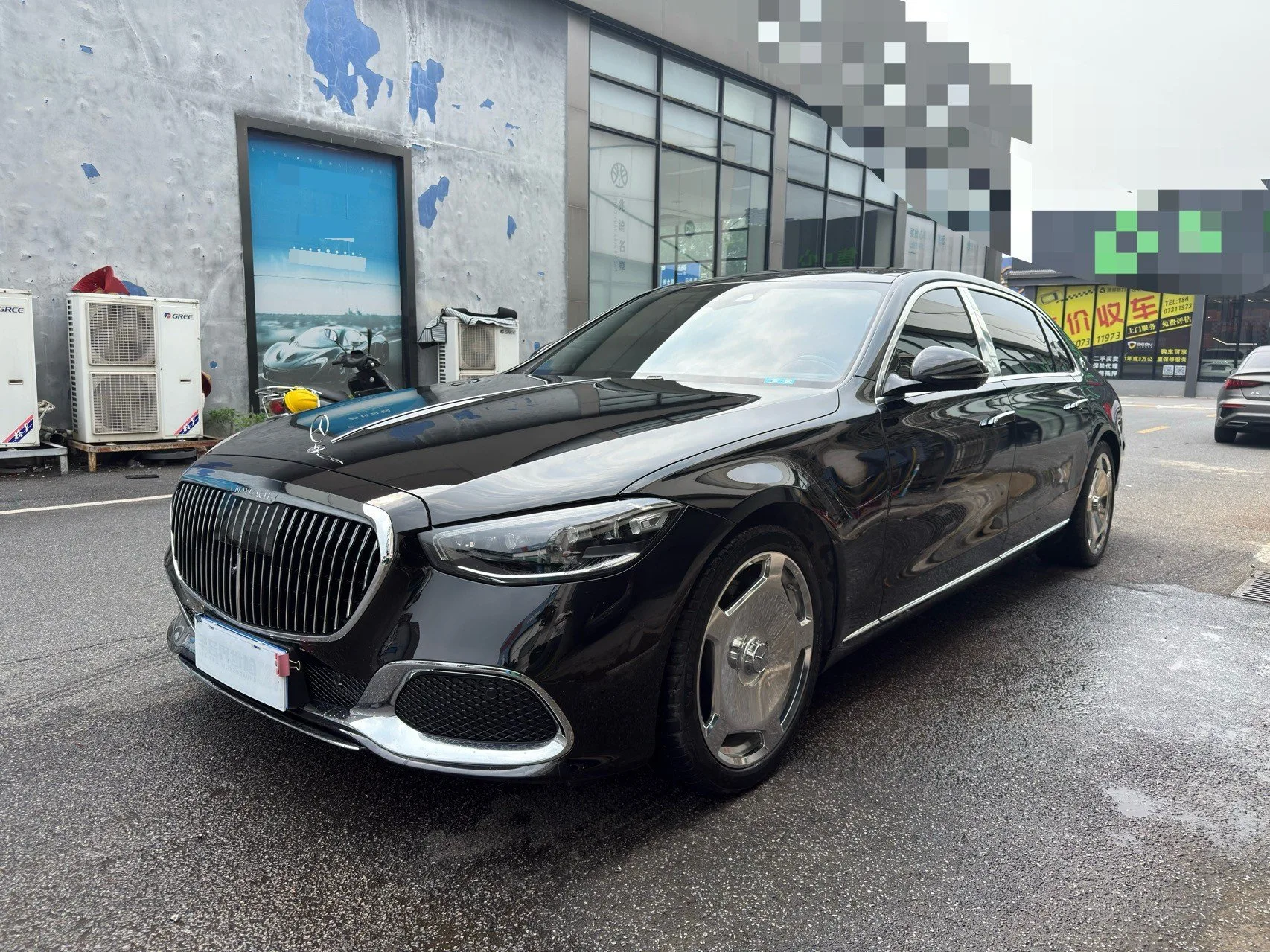 Maybach Mercedes- S-Class