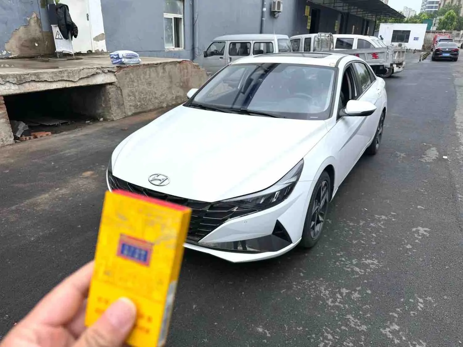 Hyundai Elantra 2022 1.5L CVT LUX Premium Edition