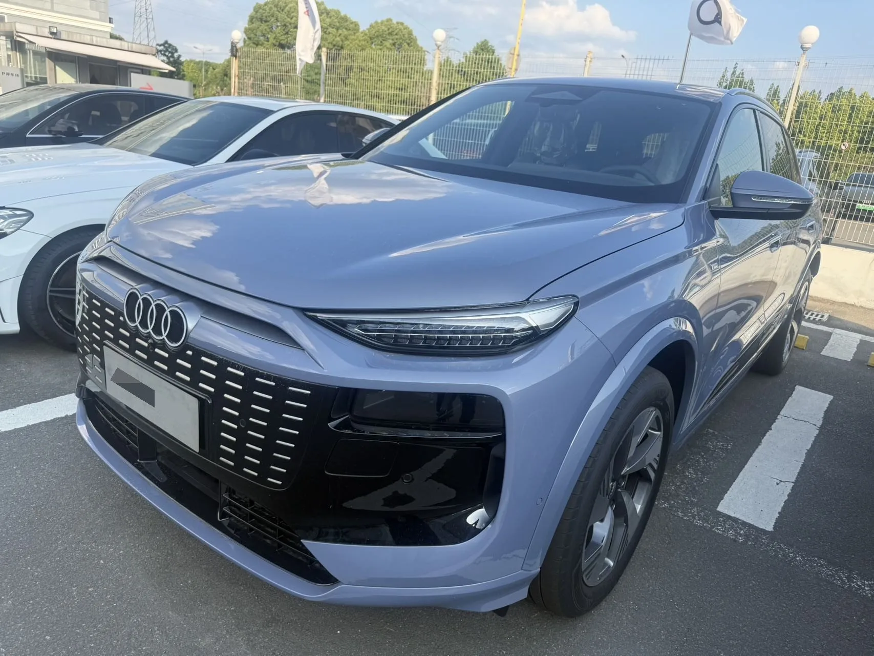 2025 Audi Q6L e-tron Extended Range Edition, Automatic Transmission