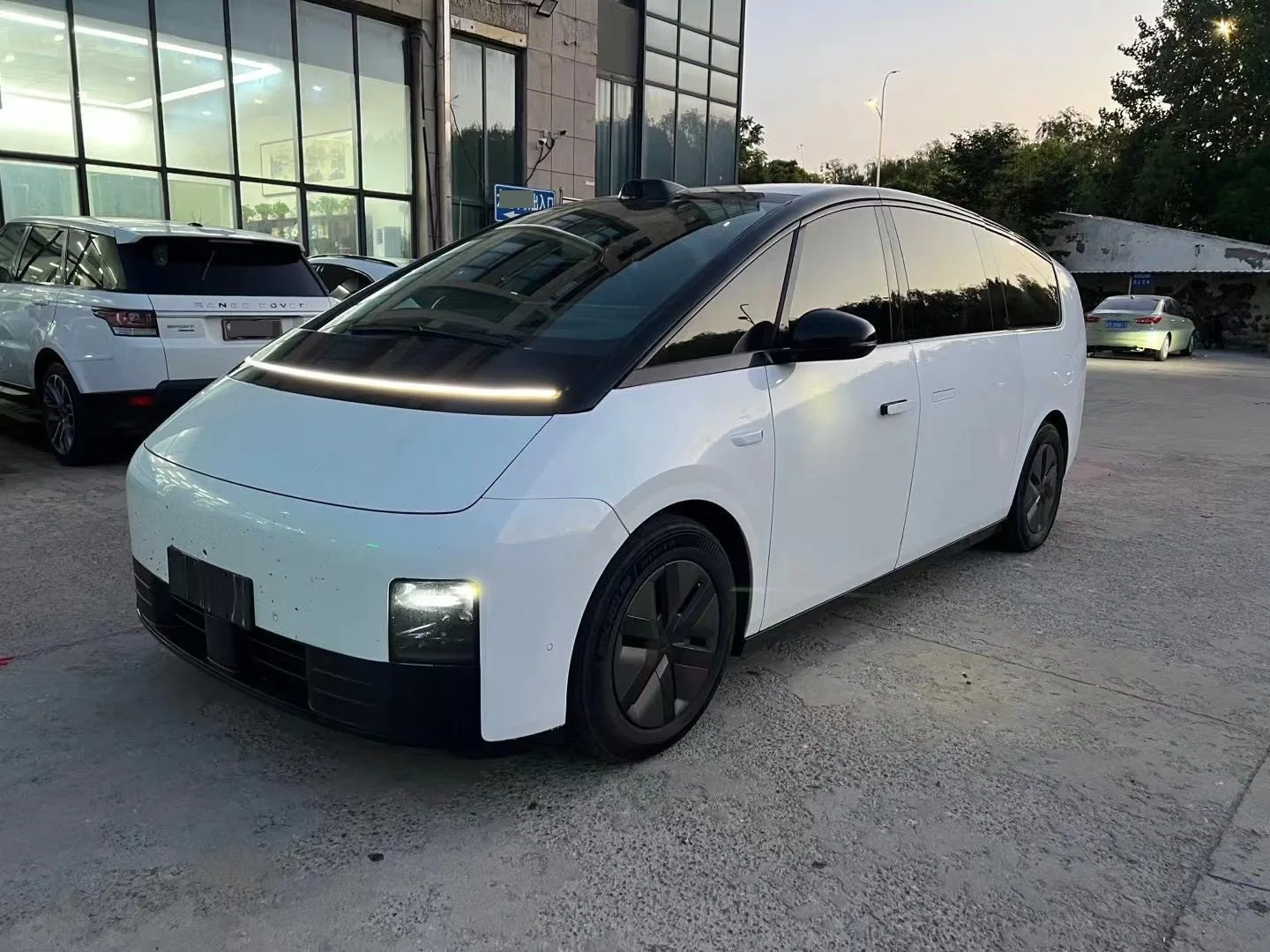 Li Auto MEGA 2024 Ultra