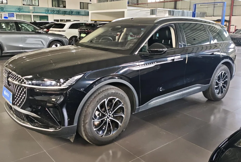 Navigator 2023 2.0T AWD Premium Edition