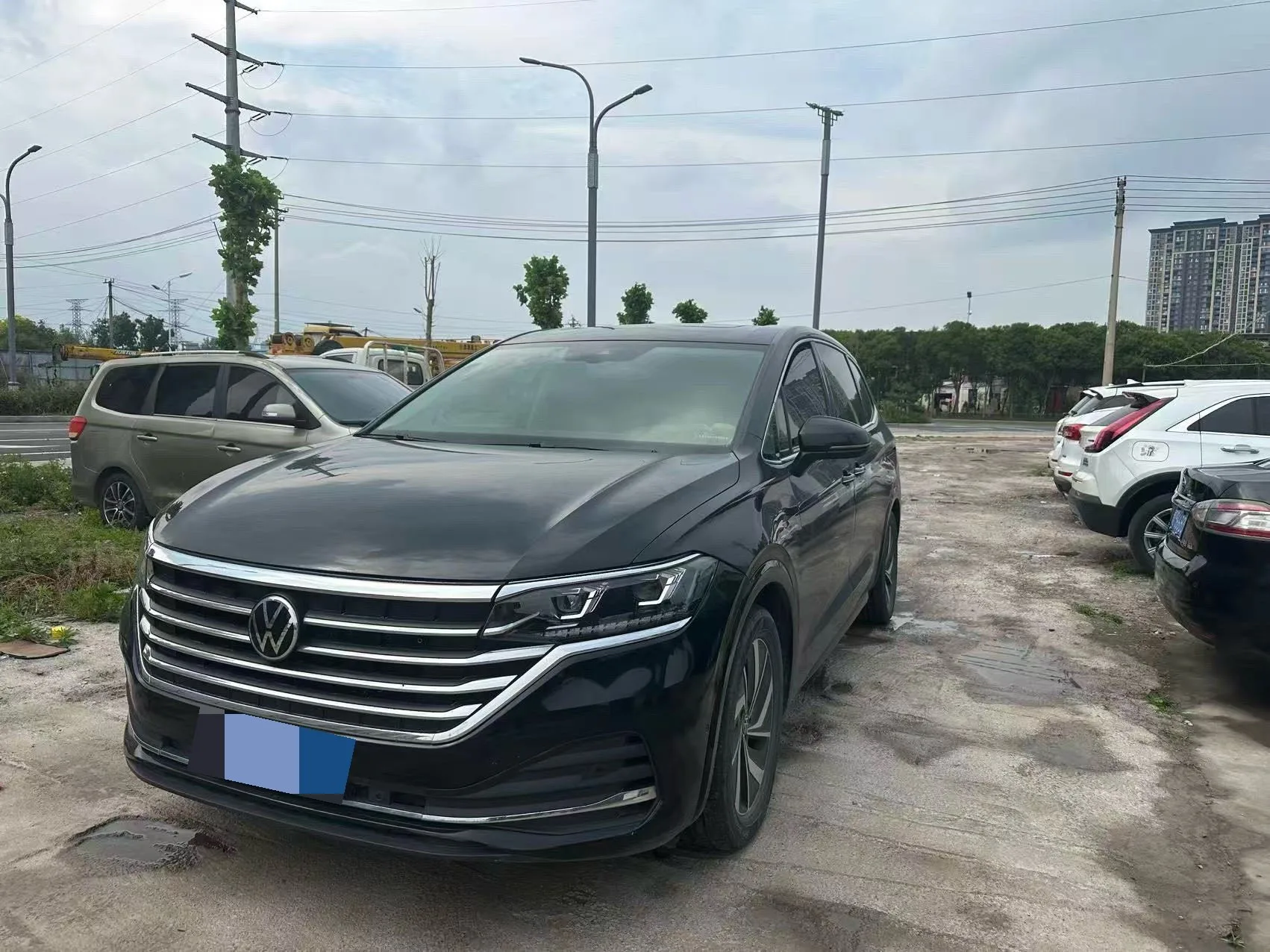 Viloran 2022 330TSI Business Edition