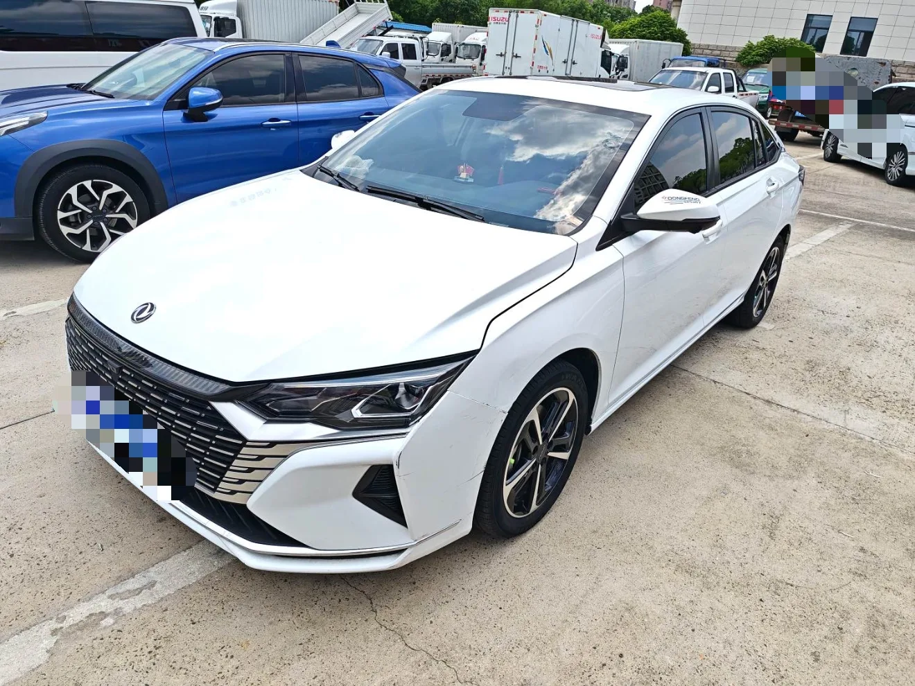 Fengshen 2024 Yixuan MAX 1.5T CVT Premium Edition Automatic
