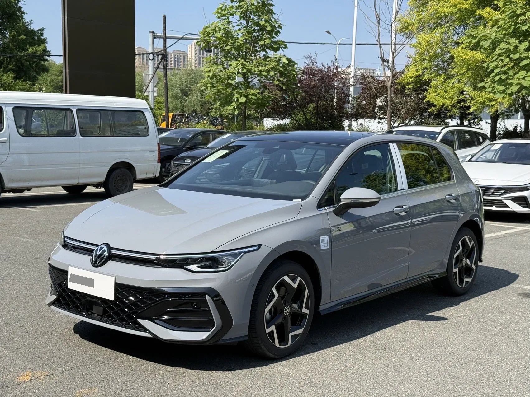 Volkswagen 2025 Golf 8 R-Line 1.5 TSI 300 PS (Facelift) Automatic Transmission