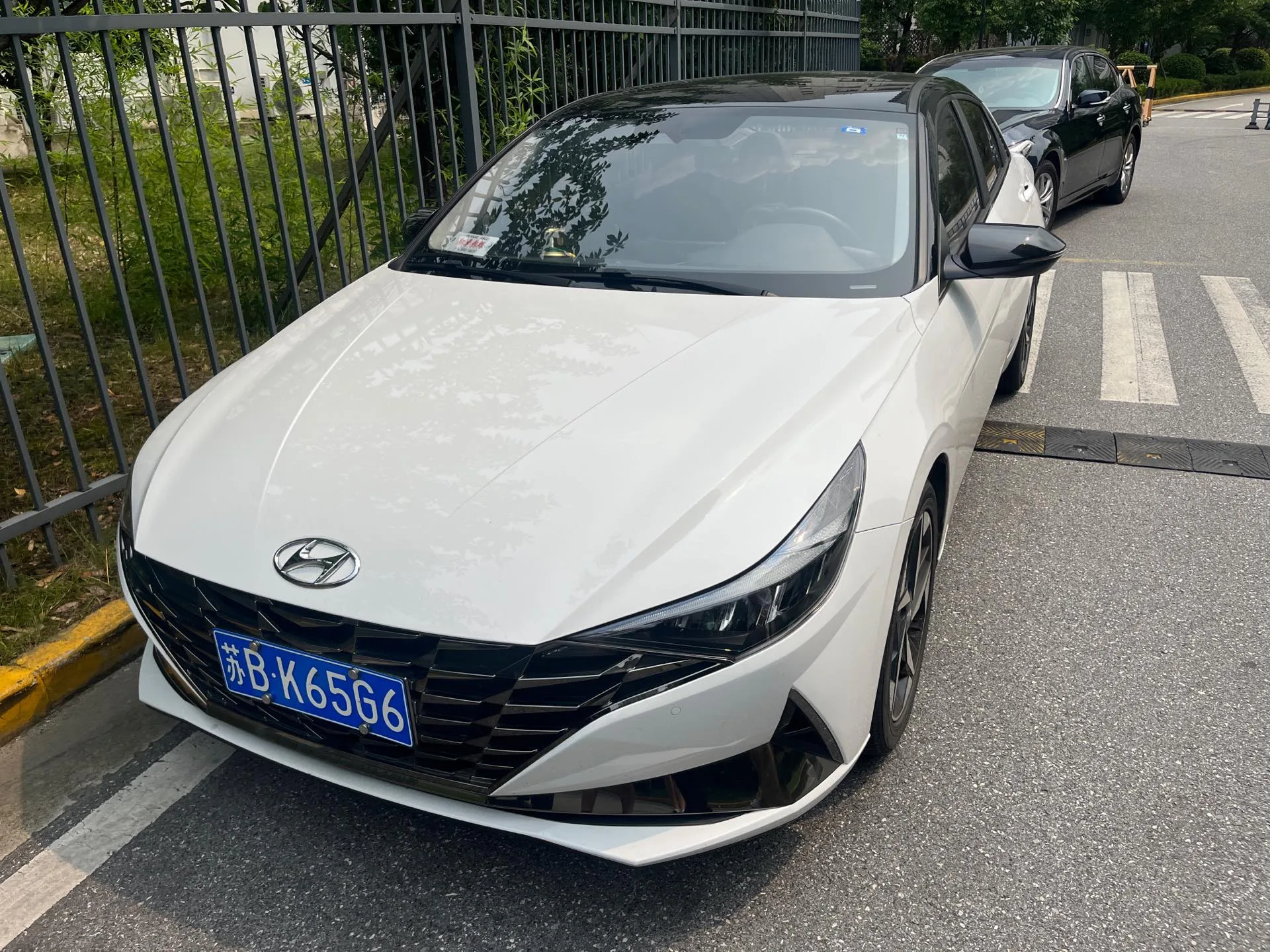 Hyundai Elantra 2021 1.5L CVT LUX Premium Edition