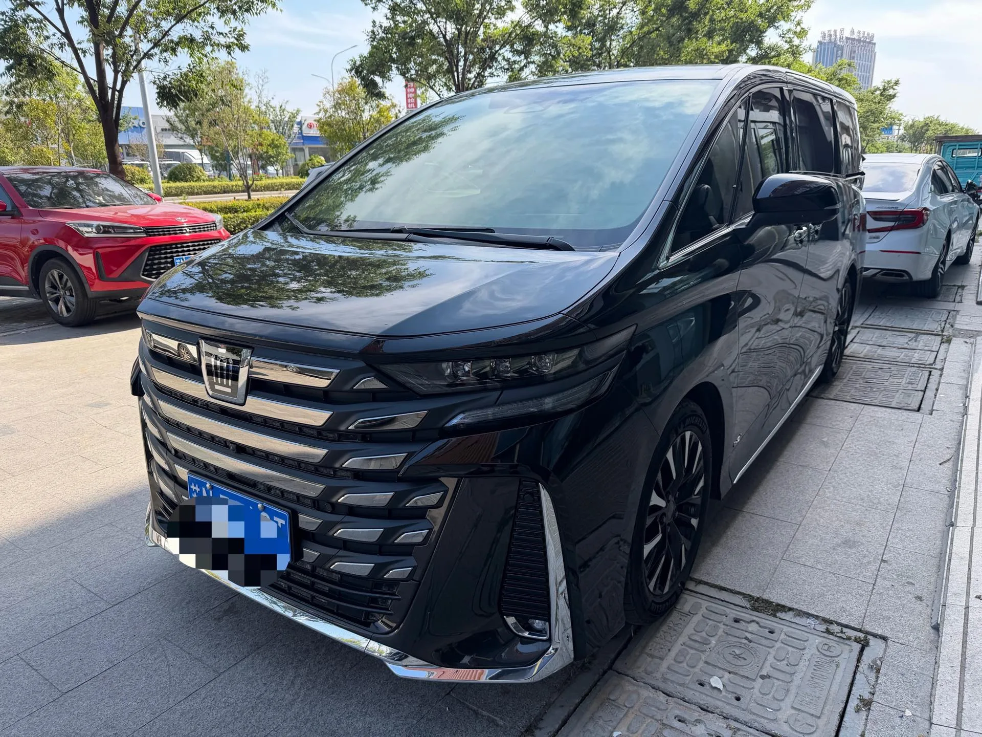 Toyota Vellfire (Imported) 2024 Crown Vellfire 2.5 CVT Supreme Executive Edition Automatic Transmission