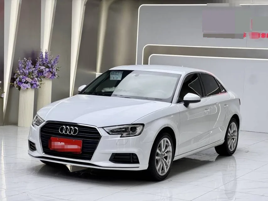 Audi A3 2018 30th Anniversary Edition Limousine 35 TFSI Progressive