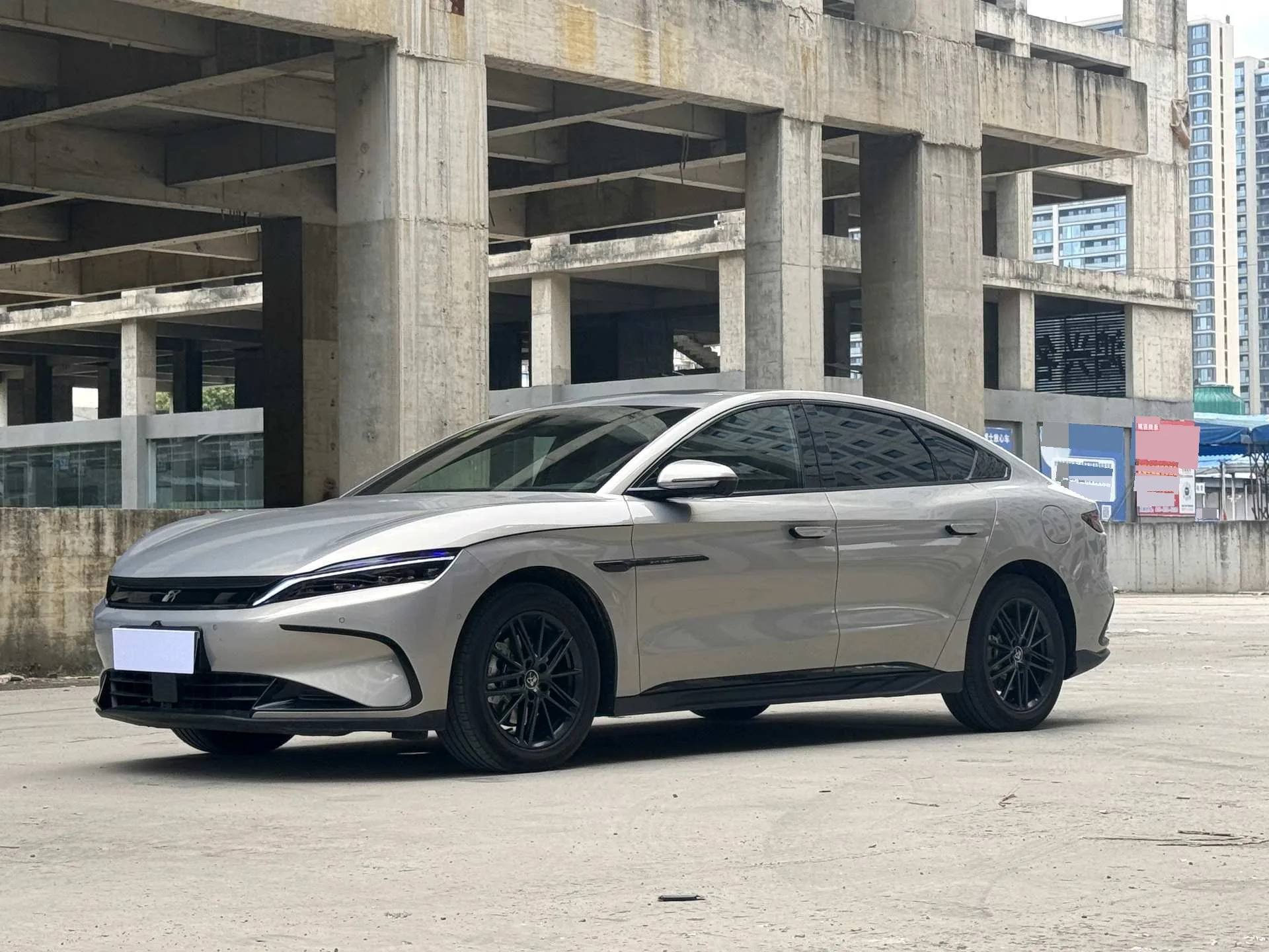 BYD 2025 Han DM-i 1.5T CVT Intelligent Driving Edition 245KM Premium Automatic