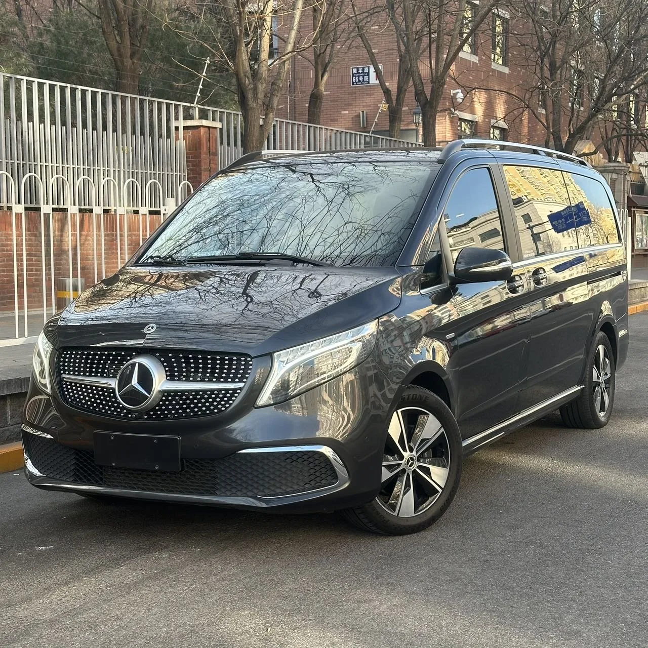 Mercedes-Benz V-Class 2022 V 260 2.0T Premium Edition Automatic