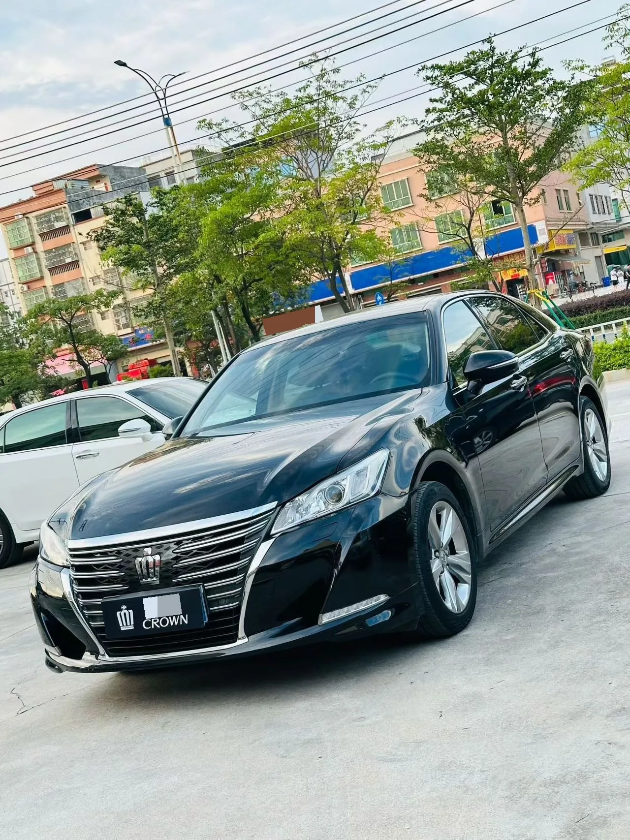 Crown 2015 2.5L Executive Edition