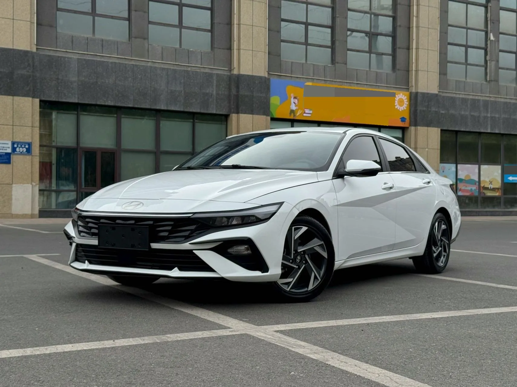 Hyundai Elantra 2023 1.5L CVT GLX Elite Edition