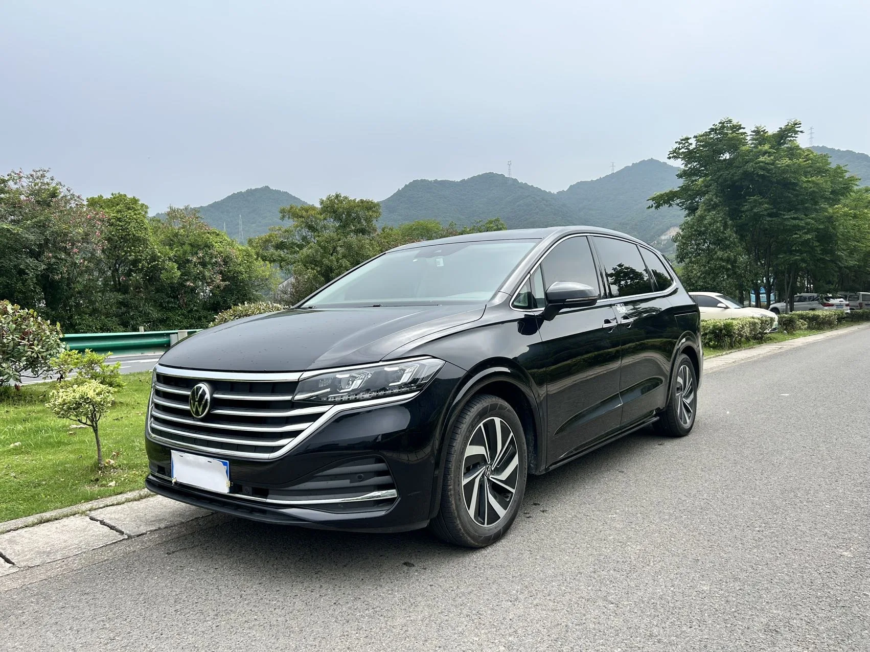 Viloran 2022 380TSI Premium Edition