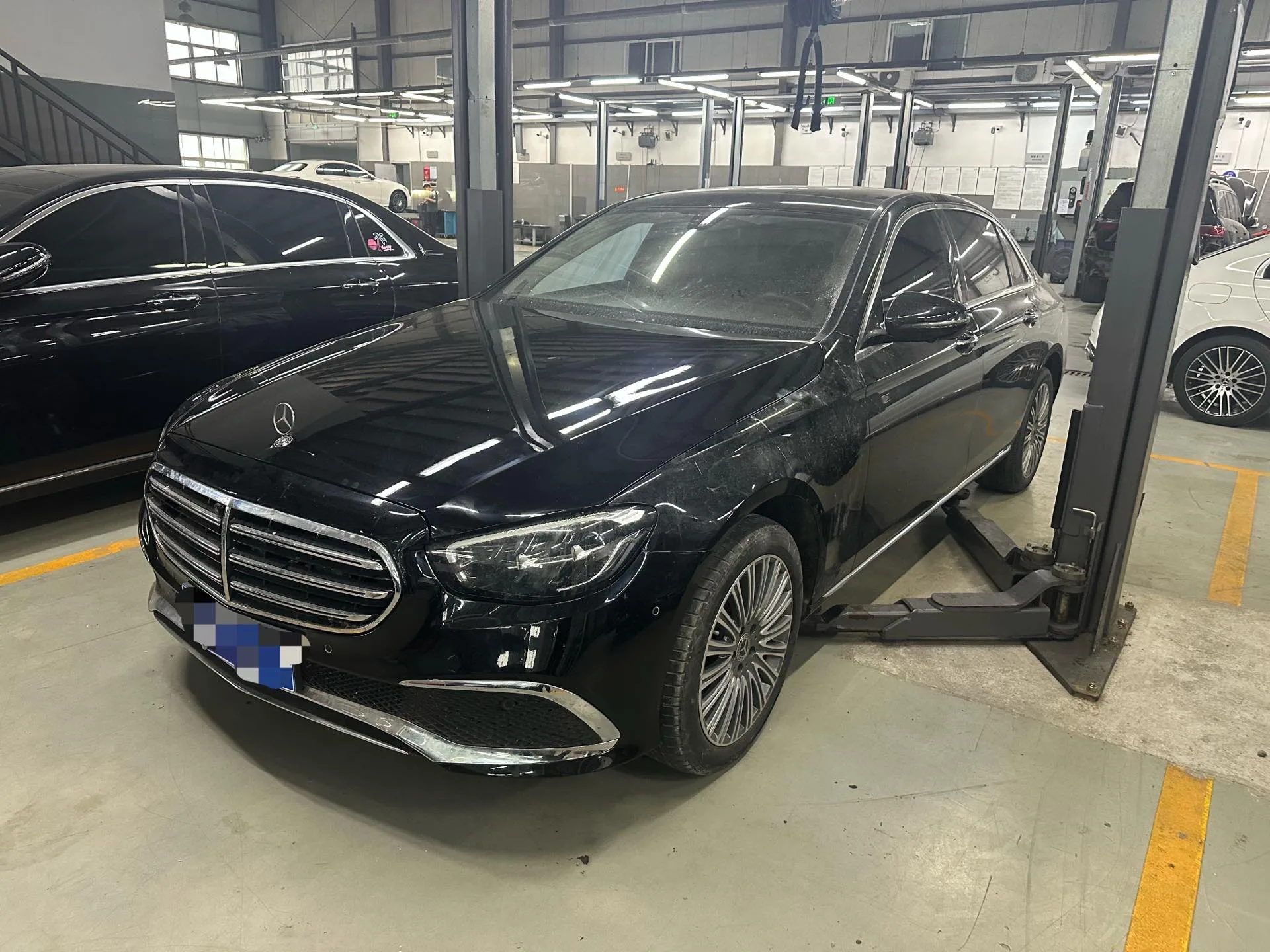 Mercedes-Benz E-Class 2023 E 300 L Fashion Edition
