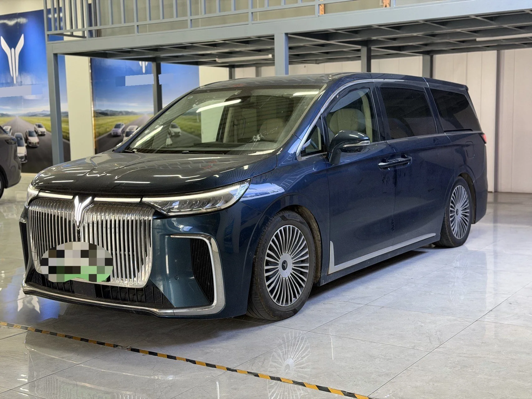 Voyah 2025 Dreamer PHEV 1.5T AWD Flagship Kunpeng Edition Automatic