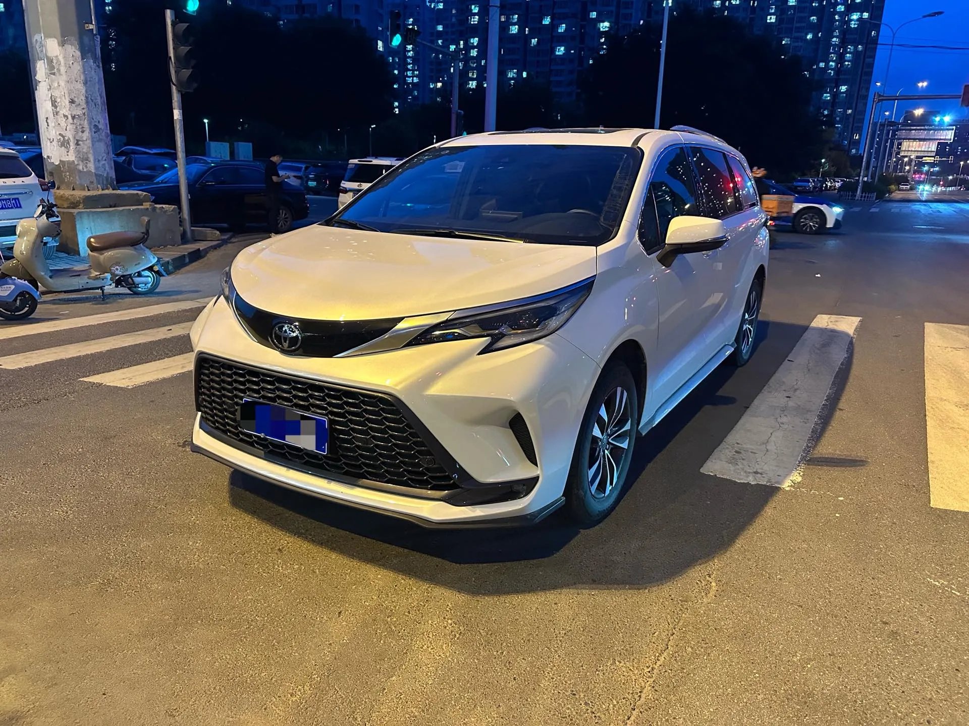 Toyota 2024 Grandeur Hybrid 2.5 CVT Luxury Automatic