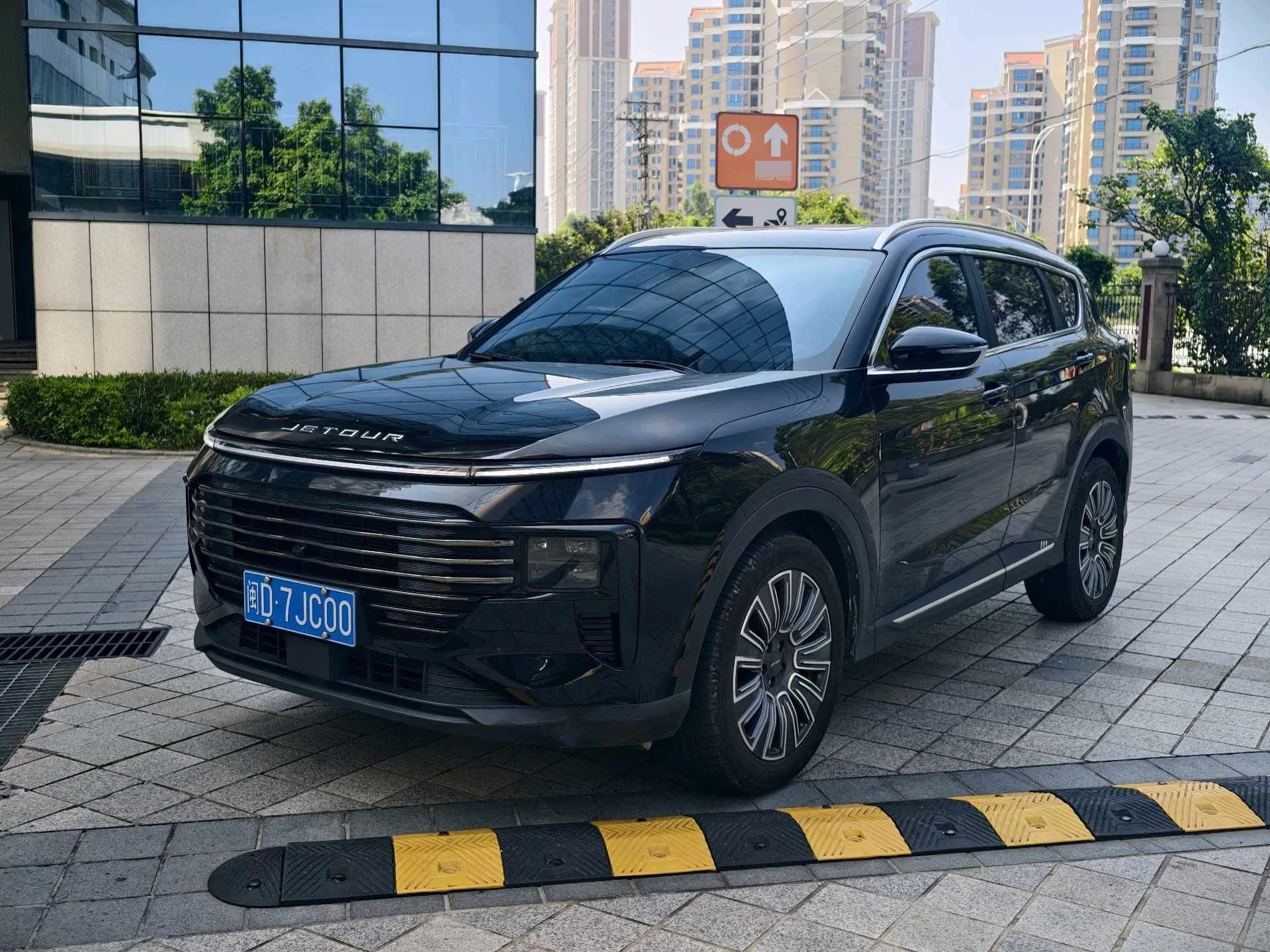 Jietu 2025 X70 PLUS 1.5T Champion Edition PRO 5-Seater Automatic