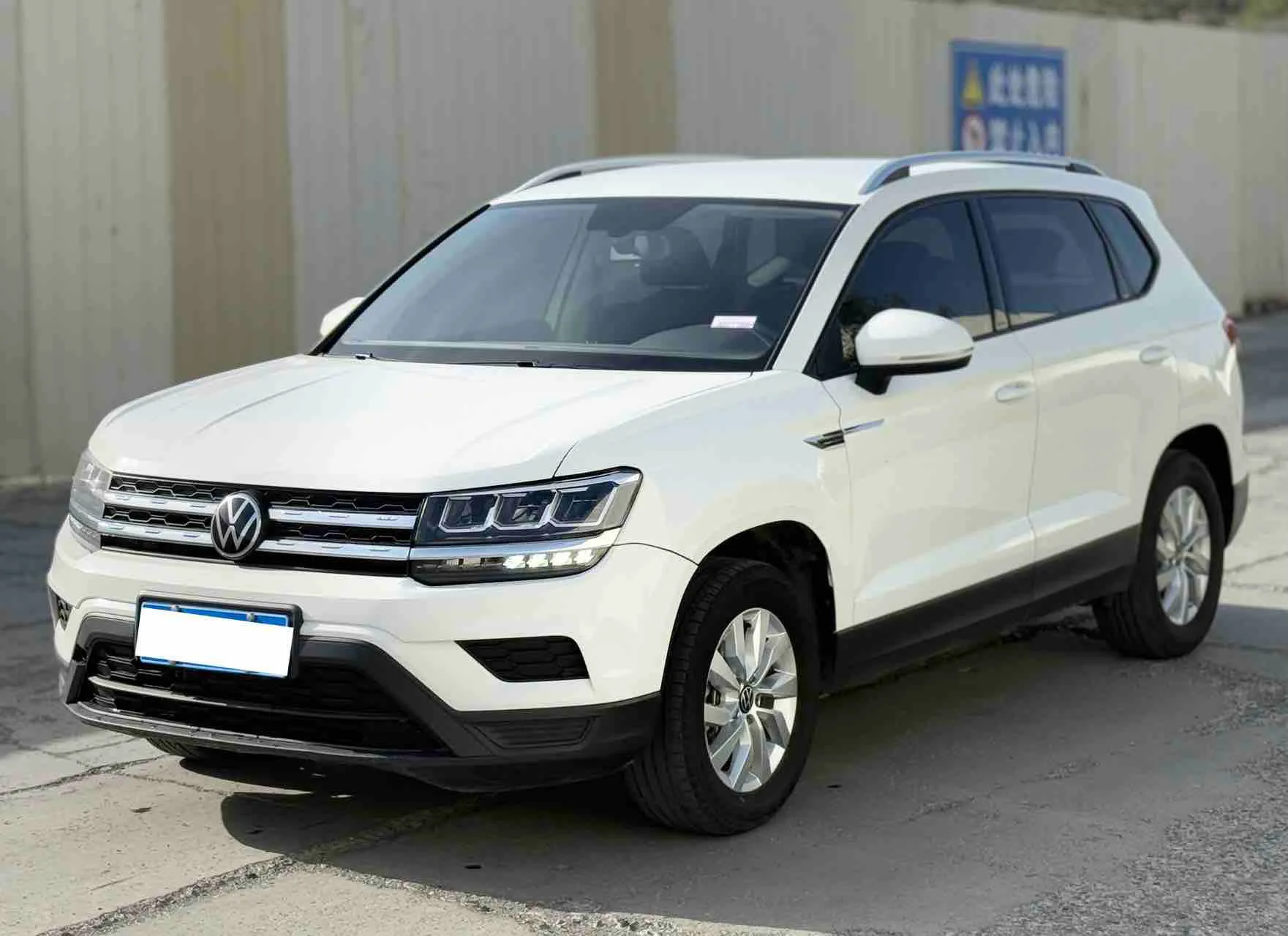 Tharu 2022 280TSI 2WD Fashion Edition