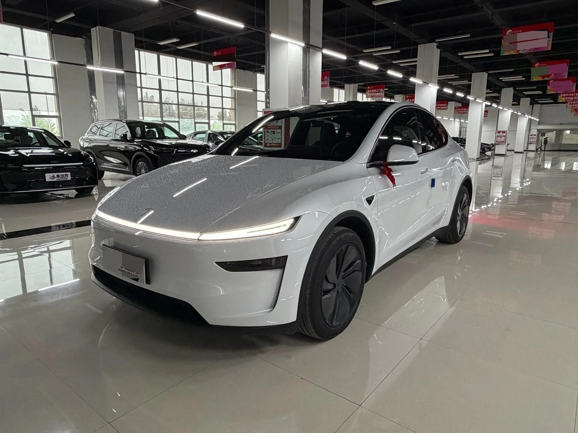 Tesla 2026 Model Y Rear-Wheel Drive Automatic